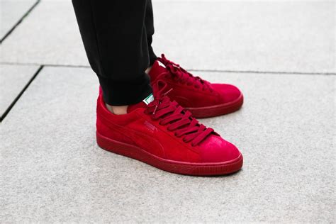 puma suede all red.